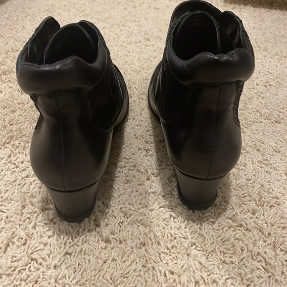 Aerosols Heel Rest - Picture 3 of 4